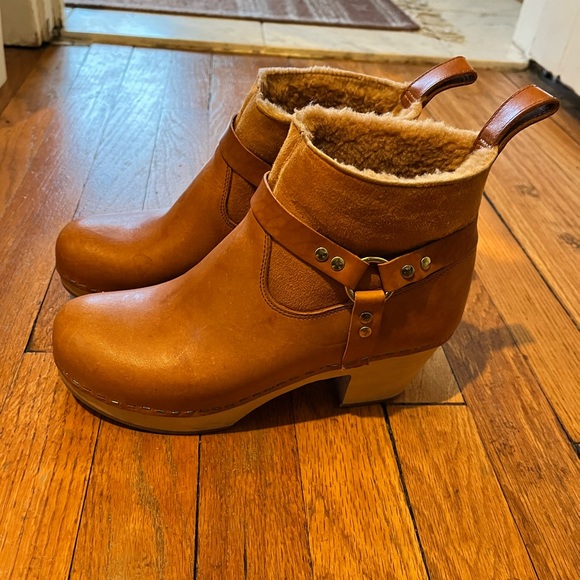 shearling lined clog boots - Picture 2 of 6